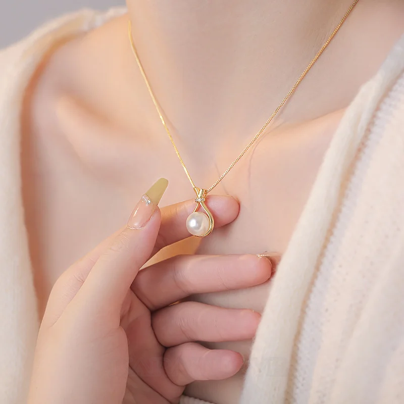 Collier en acier titane avec perle blanche ronde