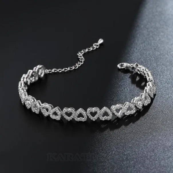 Bracelet à breloques en forme de cœur