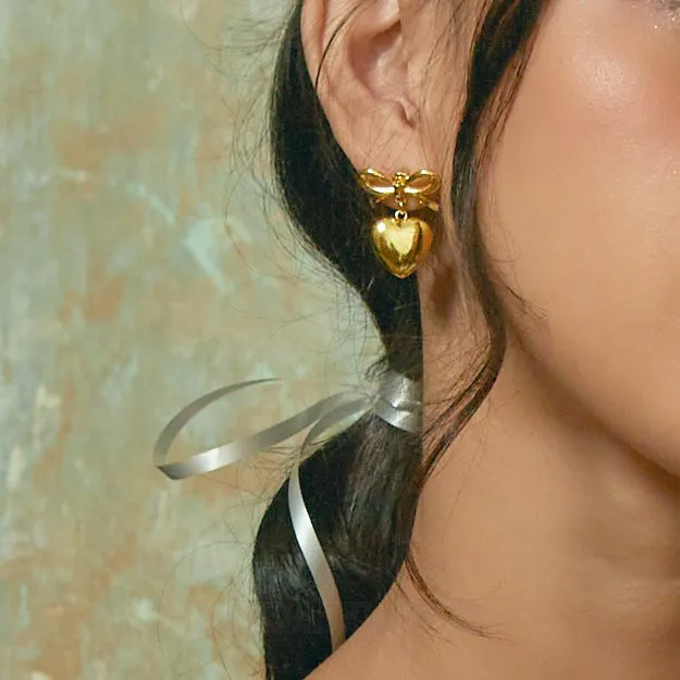 Boucles d'oreilles ruban en forme de cœur plaqué or 18k