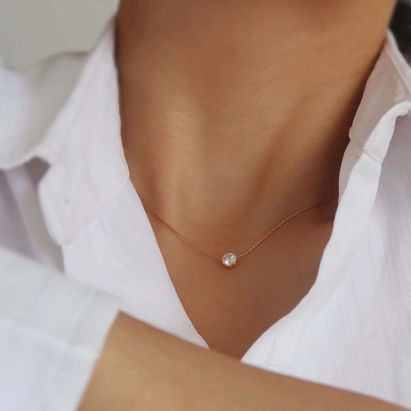 Collier de diamants ronds en titane blanc et or jaune 17