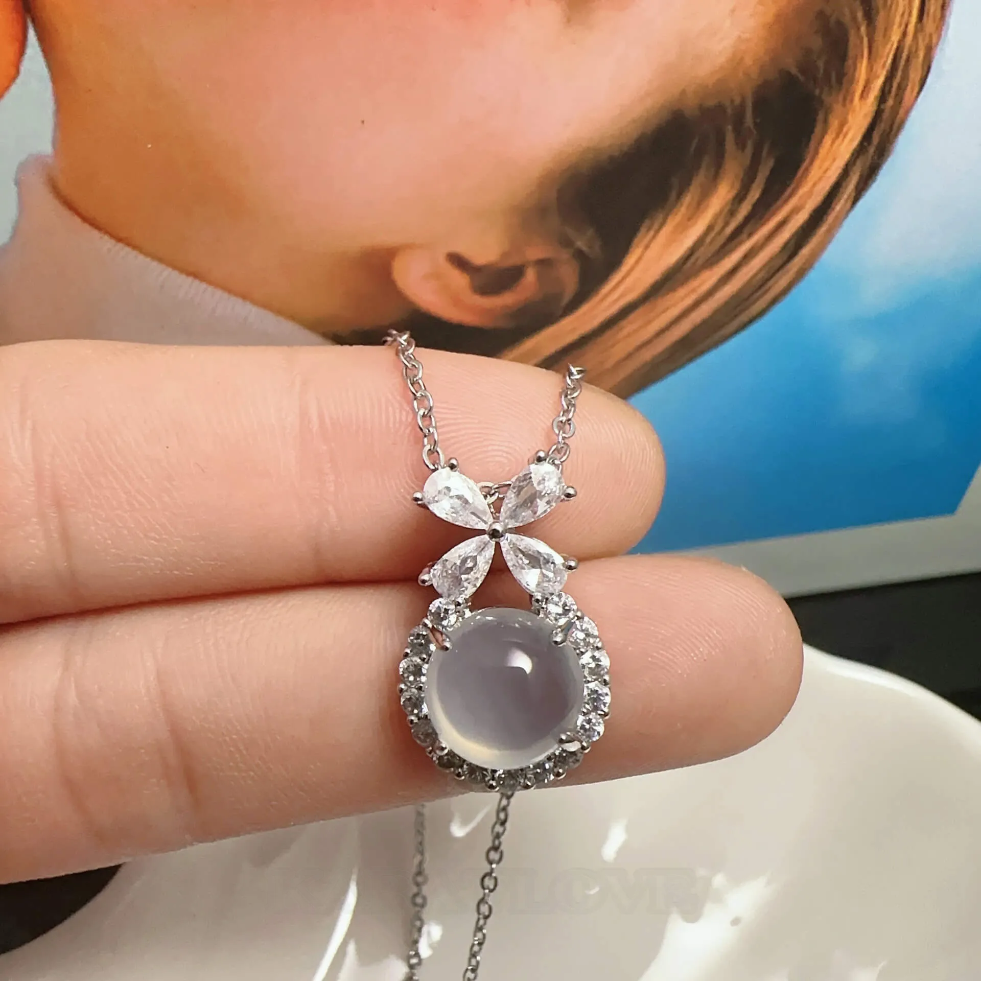 Collier de quartz de cristal rond de 16 pouces