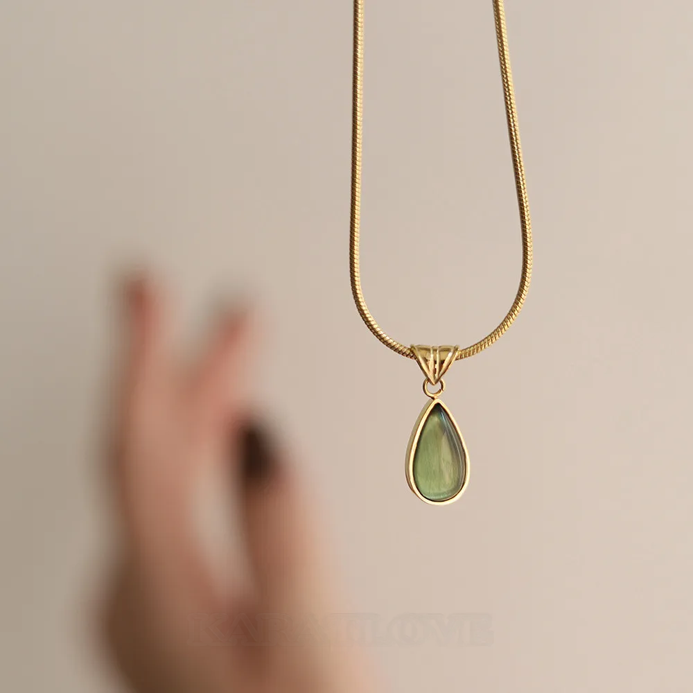 Collier goutte d'eau en plaqué or 18k