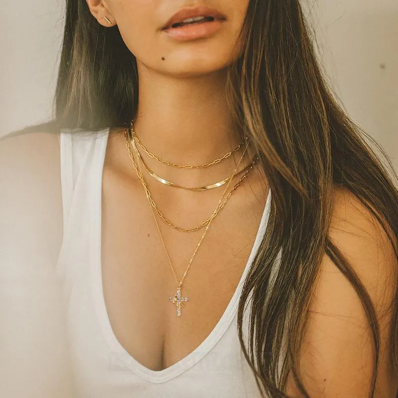 Collier pendentif croix en diamant blanc 18 pouces
