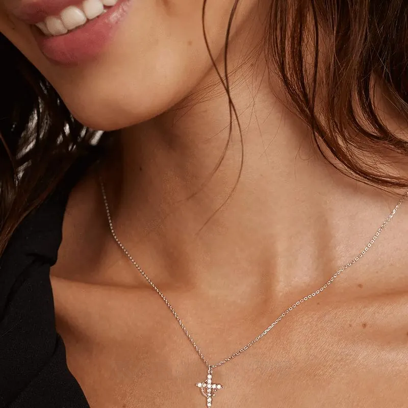 Collier pendentif croix en diamant blanc 18 pouces