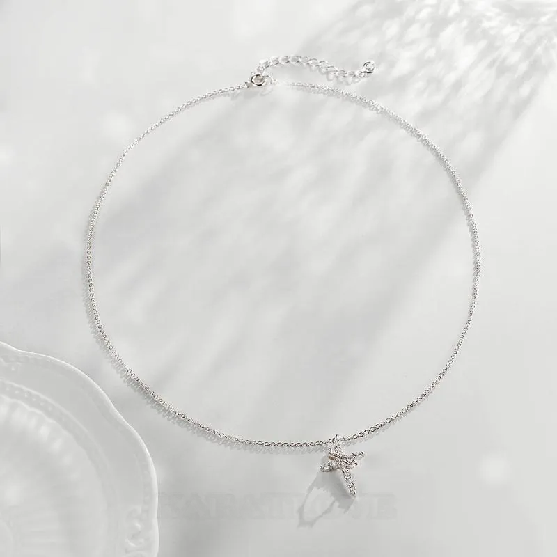 Collier pendentif croix en diamant blanc 18 pouces