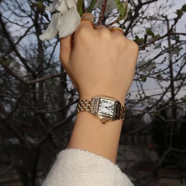 Montre à mouvement quartz square fashion pour femmes