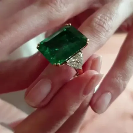 Bague de fiançailles en or...