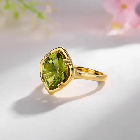 Bague de fiançailles...