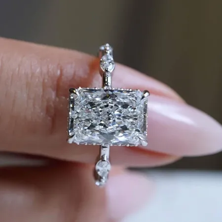 Bague de fiançailles...