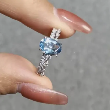 Bague de fiançailles en argent sterling avec aigue-marine bleue à taille ovale