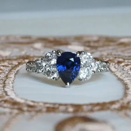 Bague de fiançailles en argent sterling avec saphir bleu taille poire