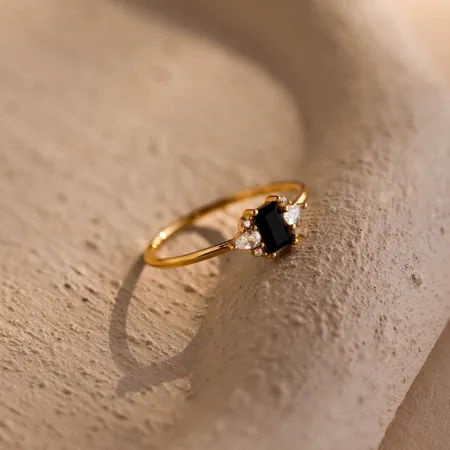 Bague de fiançailles 3 pierres emerald cut fancy black en argent sterling et or jaune