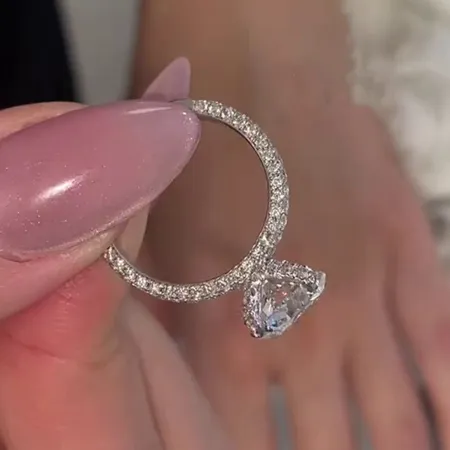 Bague de fiançailles...