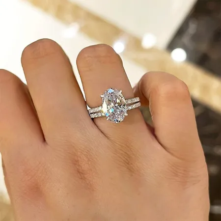 Bague classique en argent sterling blanc avec diamant ovale
