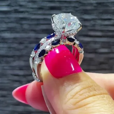 Alliance de mariage en argent sterling sertie d'un diamant rond et d'un saphir bleu blanc