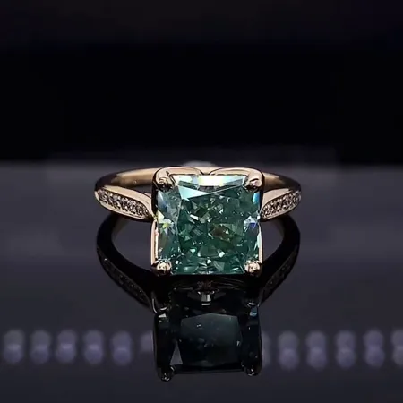 Bague de fiançailles en or...