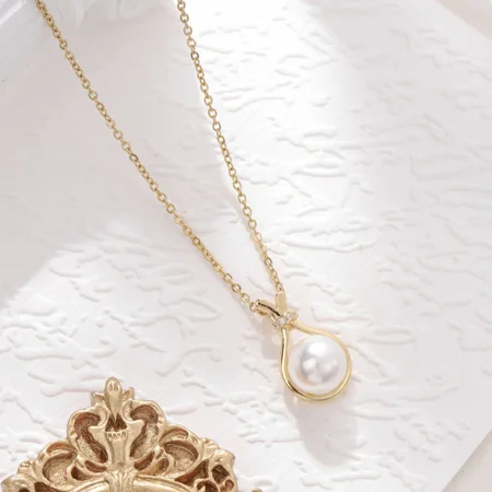 Collier en acier titane...