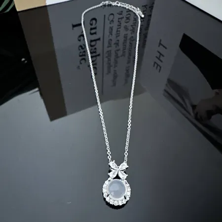 Collier de quartz de...