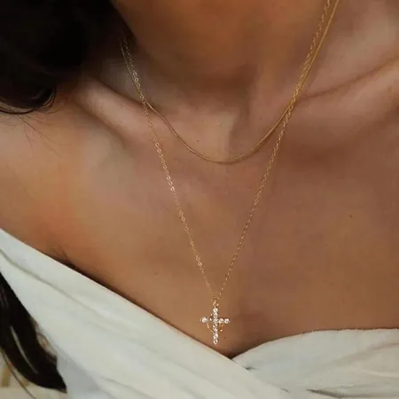 Collier pendentif croix en diamant blanc 18 pouces