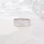 Alliance en argent sterling blanc avec diamant taille ronde