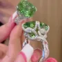 Bague de fiançailles art déco en argent 925 avec péridot vert taillé en coussin
