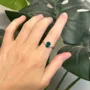 Bague de fiançailles minimaliste à 3 pierres en argent sterling 925 et vert émeraude de taille ovale
