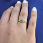 Bague de fiançailles minimaliste empilable en argent sterling 925 et or jaune, taille princesse, vert émeraude
