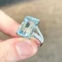 Bague de fiançailles classique en argent sterling avec aigue-marine taille émeraude