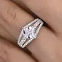 Bague de fiançailles en argent sterling sertie d'un diamant de taille princesse