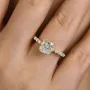 Bague de fiançailles en argent sterling sertie d'un diamant taillé en forme de coussin