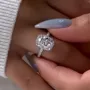 Bague de fiançailles en argent sterling avec halo en diamant blanc de taille ovale