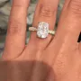 Bague de fiançailles halo en argent jaune et or blanc avec diamant taille coussin