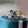 Bague de fiançailles saphir bleu en forme de poire en argent sterling et or jaune