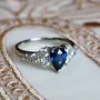 Bague de fiançailles en argent sterling avec saphir bleu taille poire