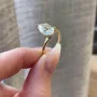 Bague de fiançailles solitaire en argent jaune et or blanc avec diamant taille poire