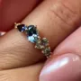 Bague de fiançailles en argent et or jaune avec aigue-marine bleue de taille ovale