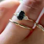 Bague de fiançailles 3 pierres en argent sterling et or jaune avec émeraude verte de taille ovale