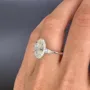 Bague de fiançailles en argent sterling avec halo en diamant blanc de taille ovale