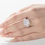 Bague de fiançailles à 3 pierres en argent sterling blanc et diamant radiant