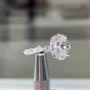 Bague de fiançailles en argent sterling blanc avec diamant taille ovale et halo caché