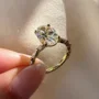 Bague de fiançailles en argent sterling blanc et couleur or jaune avec diamant taille ovale