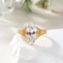 Bague de fiançailles en argent et or jaune avec diamant de taille marquise