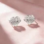 Boucles d'oreilles en or blanc et argent sterling Arc en forme de cœur avec diamant taille cœur