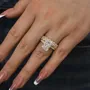 Bague en argent blanc sertie d'un diamant radiant