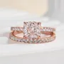 Bague en argent sterling sertie d'un diamant taille coussin