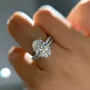 Bague classique en argent sterling blanc avec diamant ovale