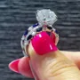 Alliance de mariage en argent sterling sertie d'un diamant rond et d'un saphir bleu blanc