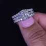 Anneau de mariage en argent sterling serti d'un diamant taille princesse blanc