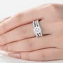 Anneau de mariage en argent sterling serti d'un diamant taille princesse blanc