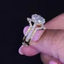 Anneau de mariage en argent sterling serti d'un diamant ovale en or jaune blanc